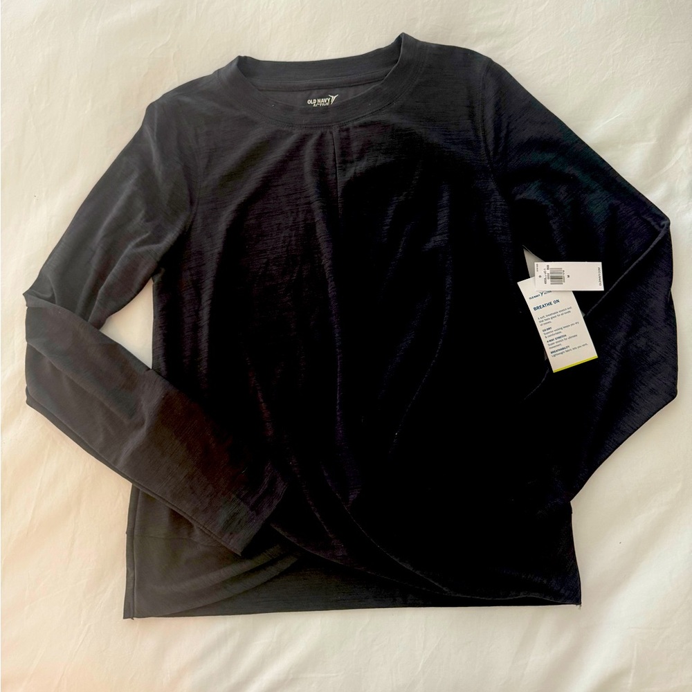NWT Old Navy Size Medium Twist Front Top
